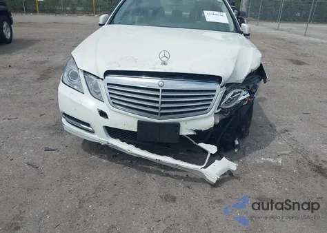 2011 Mercedes-Benz E 350 4Matic z USA, uszkodzony, nr VIN WDDHF8HB6BA342917